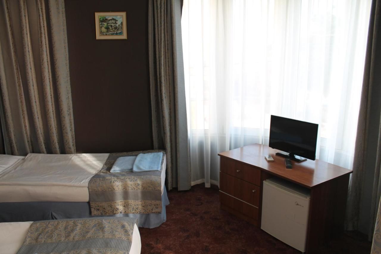 Отель Hotel Lazuren Briag Бургас-31