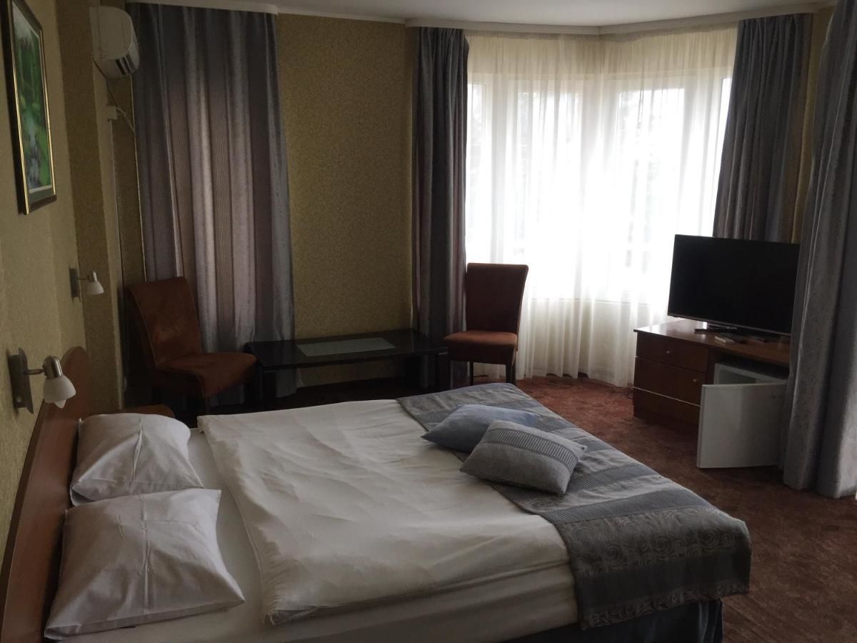 Отель Hotel Lazuren Briag Бургас-6