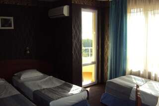 Отель Hotel Lazuren Briag Бургас Двухместный номер с 1 кроватью или 2 отдельными кроватями-15