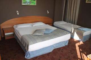 Отель Hotel Lazuren Briag Бургас Двухместный номер с 1 кроватью или 2 отдельными кроватями-18