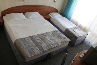 Отель Hotel Lazuren Briag Бургас Двухместный номер с 1 кроватью или 2 отдельными кроватями-19