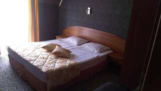 Отель Hotel Lazuren Briag Бургас Двухместный номер с 1 кроватью или 2 отдельными кроватями-22
