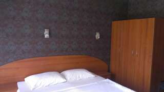 Отель Hotel Lazuren Briag Бургас Двухместный номер с 1 кроватью или 2 отдельными кроватями-35
