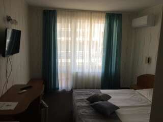 Отель Hotel Lazuren Briag Бургас Двухместный номер с 1 кроватью или 2 отдельными кроватями-38