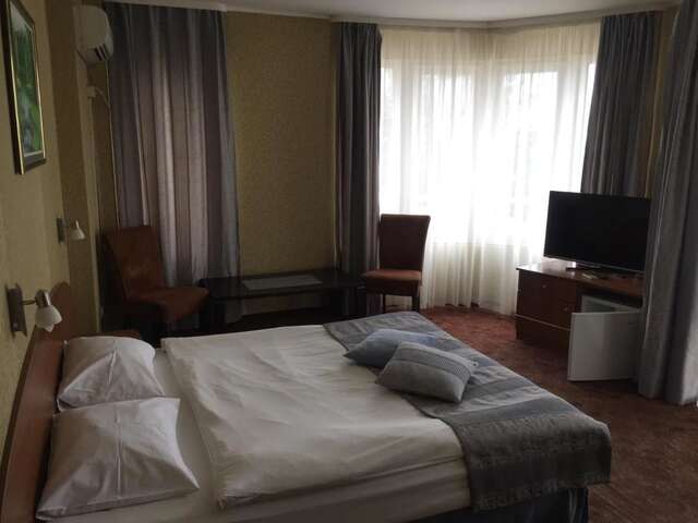 Отель Hotel Lazuren Briag Бургас-5